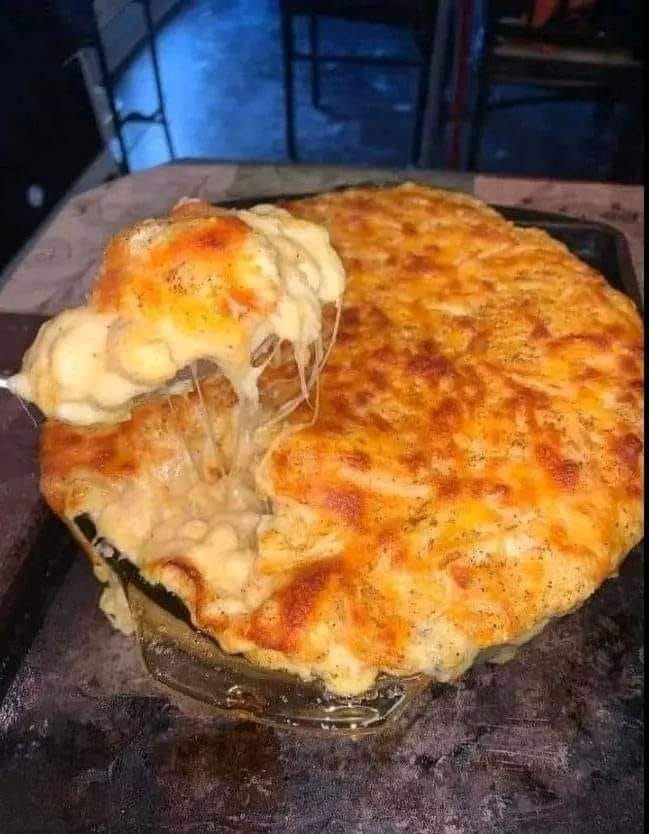 CREAMY BAKED MAC AND CHEESE!!!