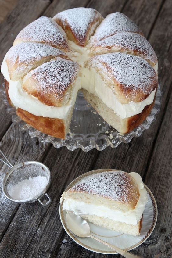 Swedish Cream Bun Cake!!!
