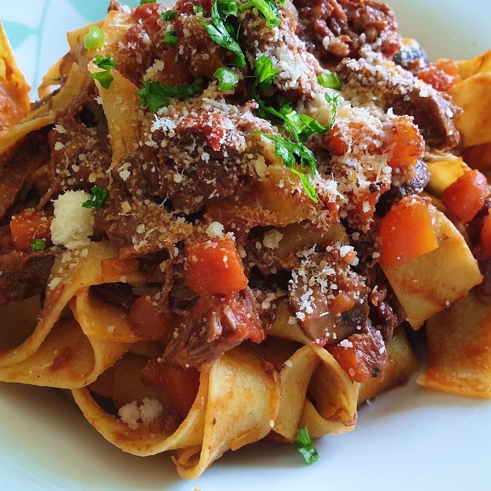 Slow Cooker Beef Ragu Recipe-Delicious Italian Comfort Food