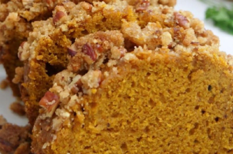 PUMPKIN BREAD WITH BROWN SUGAR PECAN TOPPING