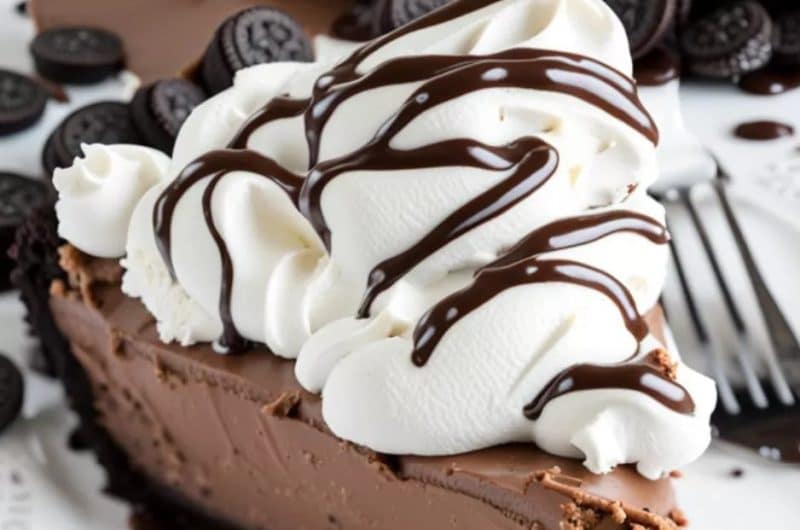 No-Bake Chocolate Marshmallow Pie