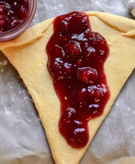 Delight in Easy Cranberry Crescent Rolls