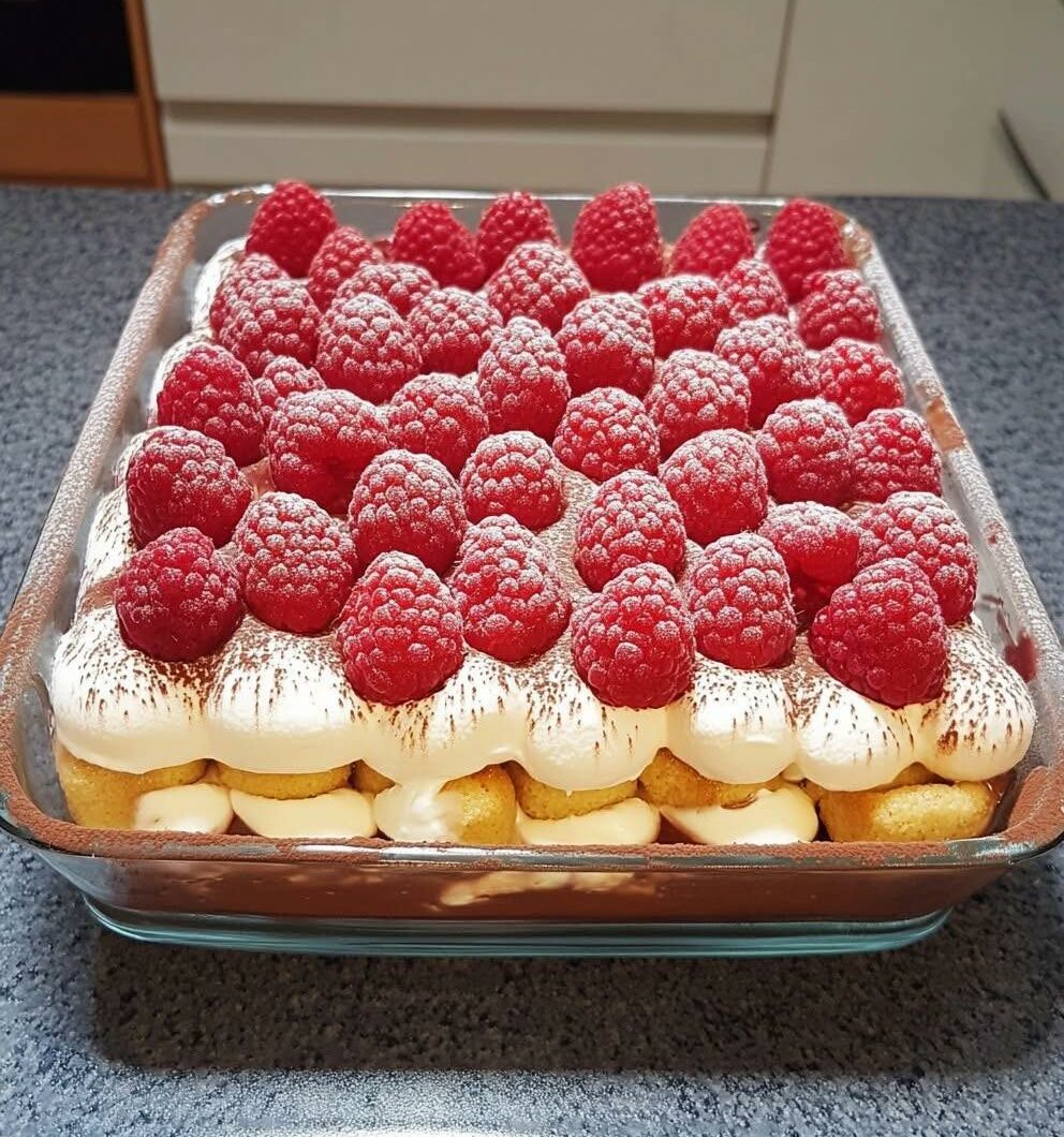 Tiramisu with Raspberries and Mascarpone